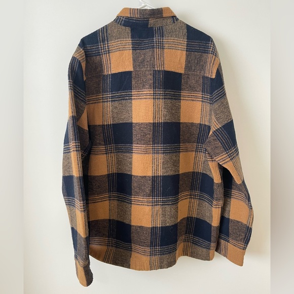 tentree men’s heavy weight flannel - Picture 3 of 3
